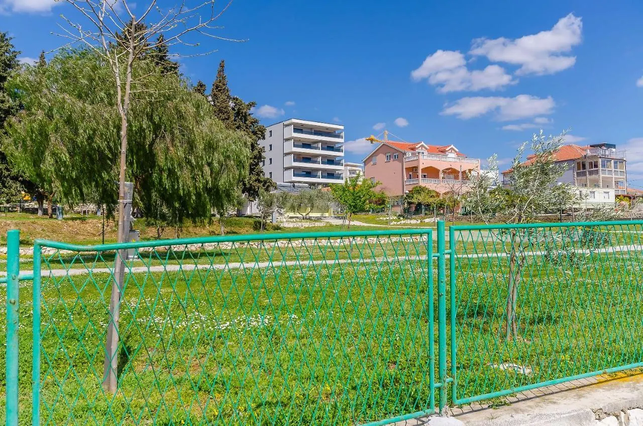 Apartment Rozalia Trogir 0*,